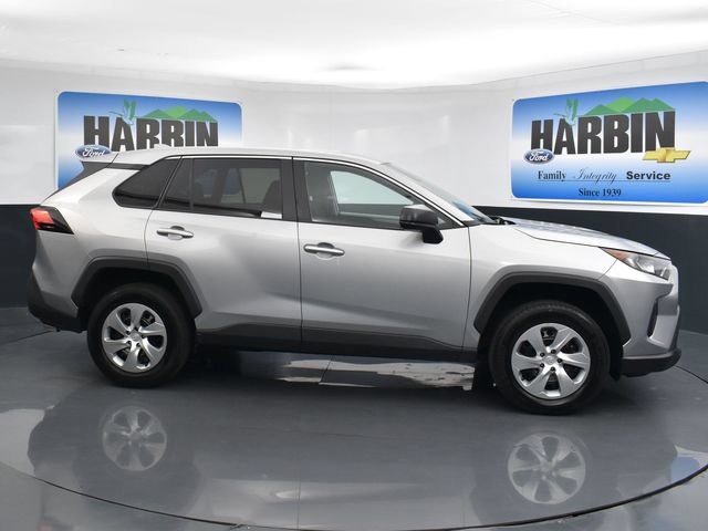 Used 2022 Toyota RAV4 LE FWD image 6