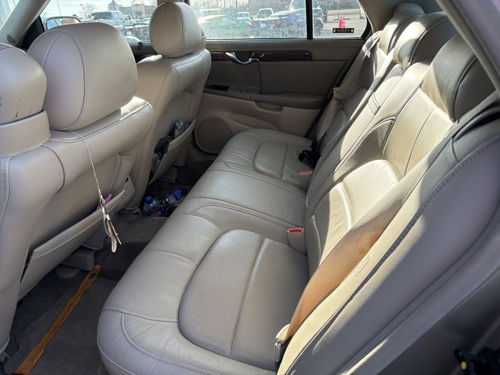 Used 2002 Cadillac De Ville DTS w/ Premium Equipment Pkg image 9