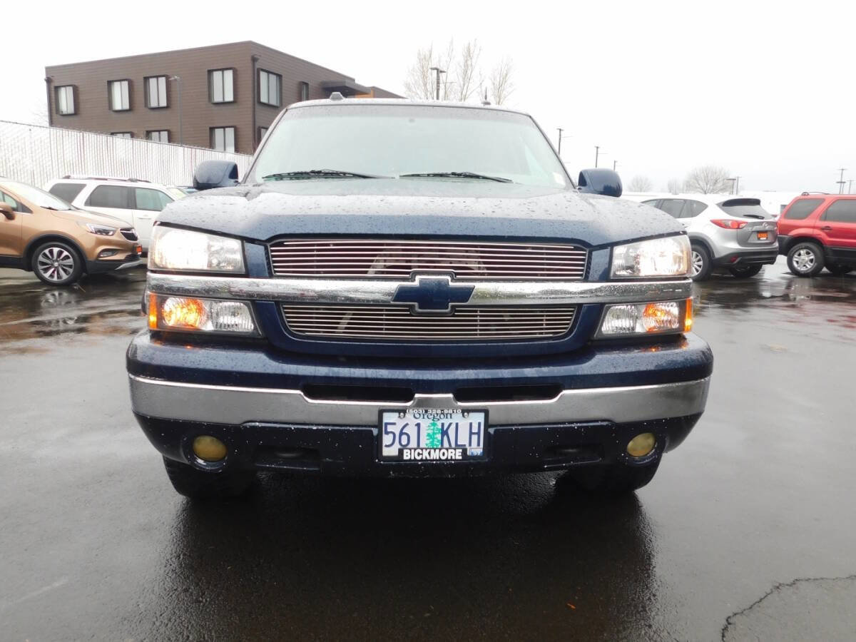 Used 2005 Chevrolet Avalanche Z71 w/ Sun And Sound Package image 18