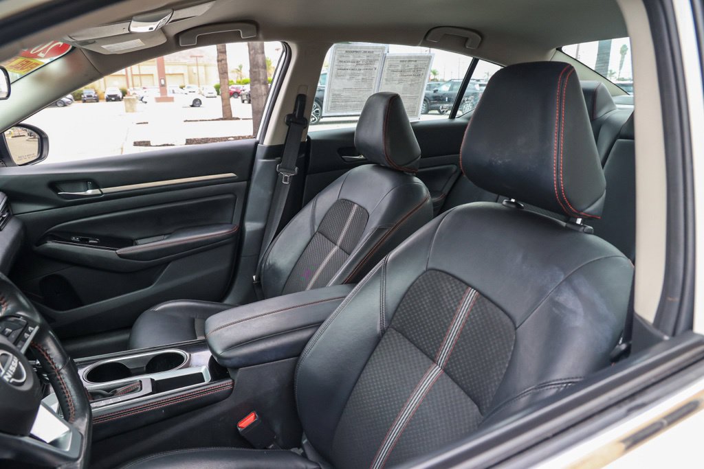 Used 2024 Nissan Altima 2.5 SR FWD image 16