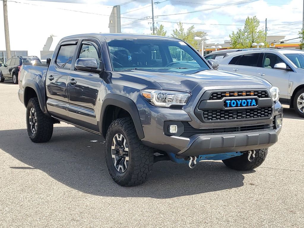 Used 2016 Toyota Tacoma TRD Off-Road w/ Towing Package AWD/4WD image 4