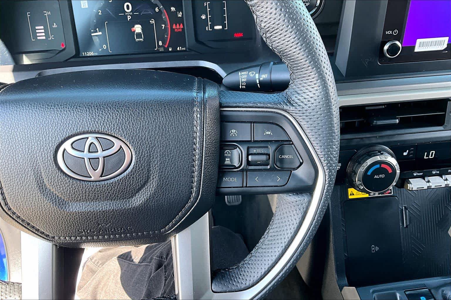 Used 2025 Toyota Tacoma SR5 AWD/4WD image 25