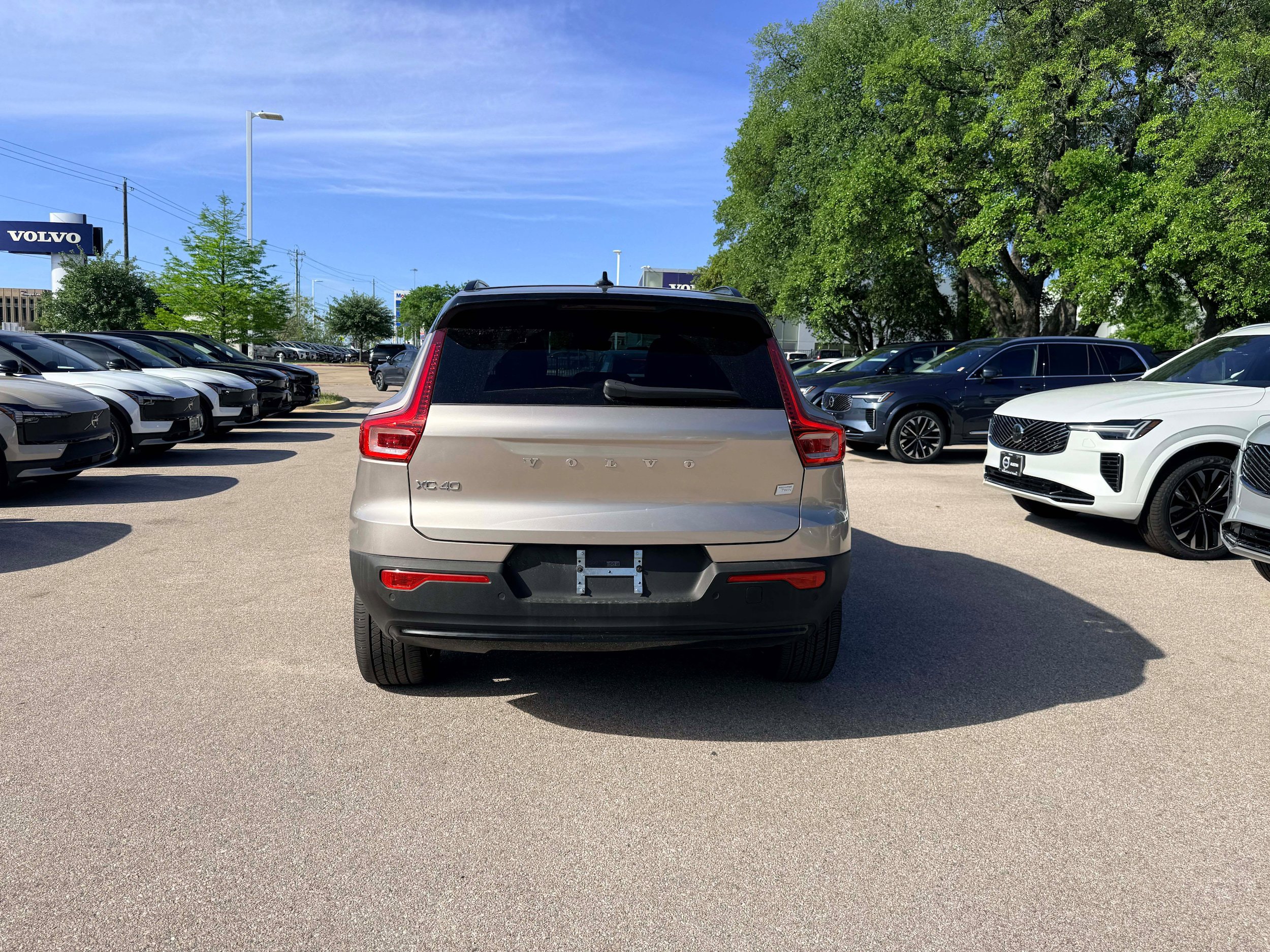 Certified 2023 Volvo XC40 Recharge Plus AWD/4WD image 5