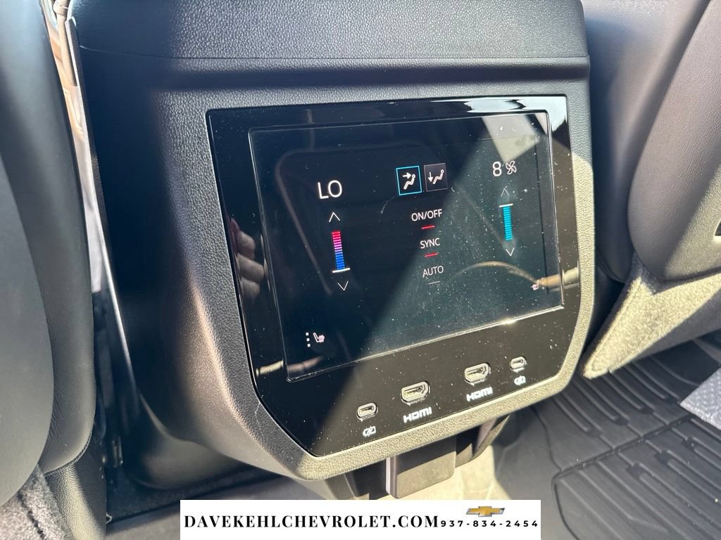 Used 2025 GMC Yukon XL Denali Ultimate w/ LPO, Illumination Package AWD/4WD image 26