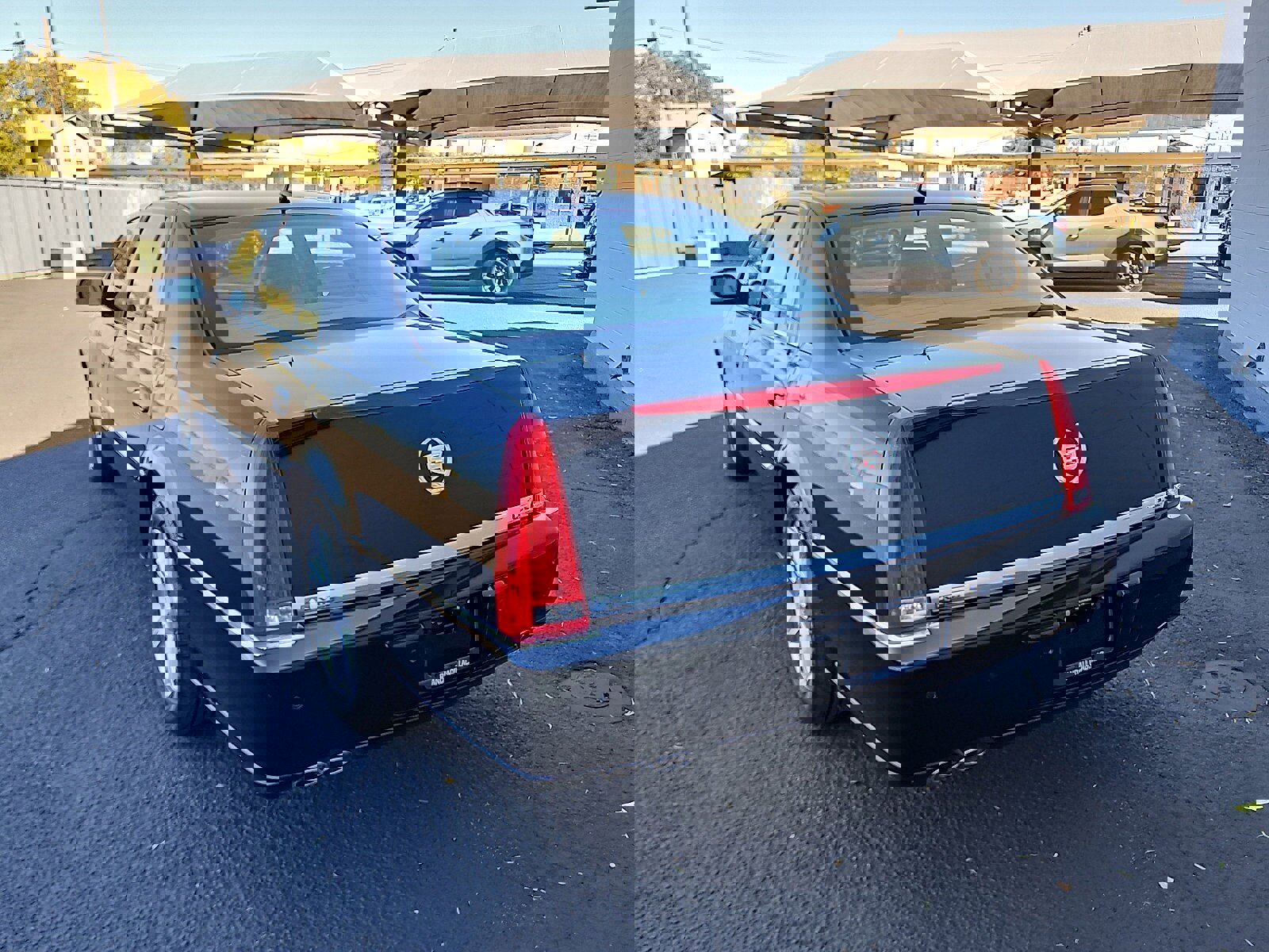 Used 2006 Cadillac DTS w/ Sun And Sound Package image 3