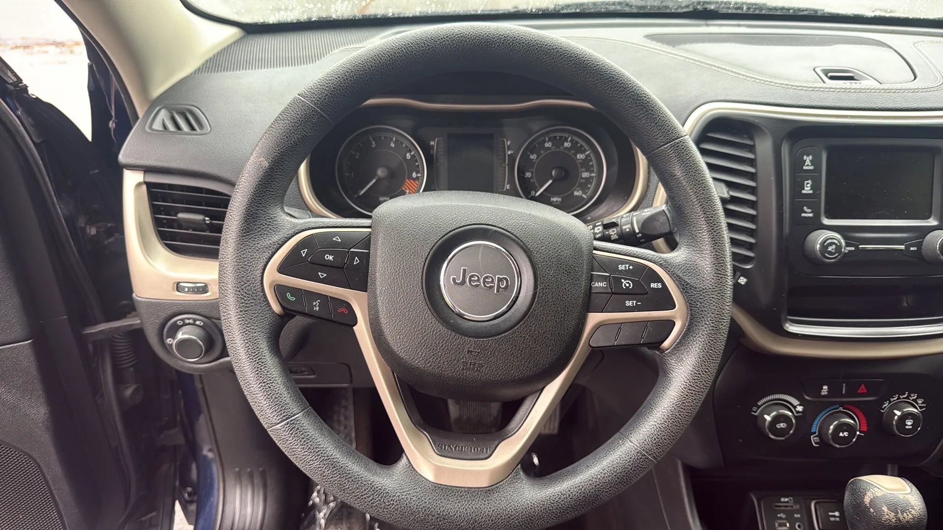 Used 2014 Jeep Cherokee Sport image 26