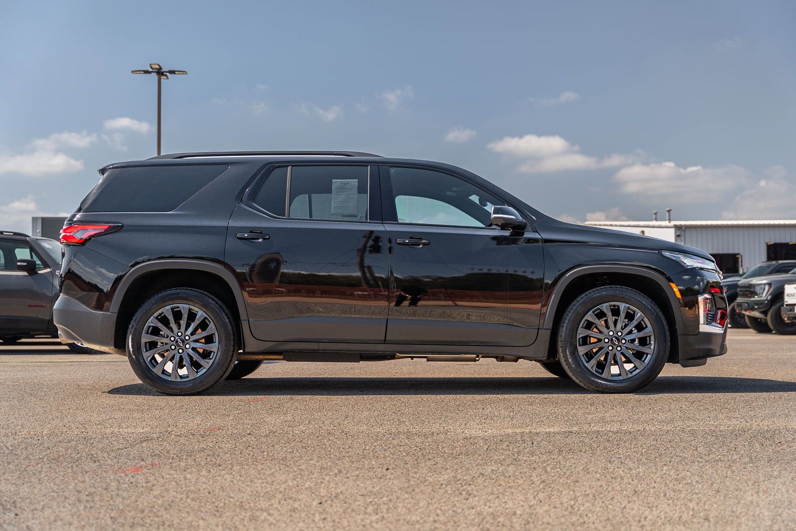 Used 2023 Chevrolet Traverse RS image 8