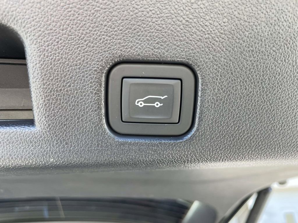 Used 2024 Chevrolet Traverse Z71 w/ Enhanced Driving Package image 13