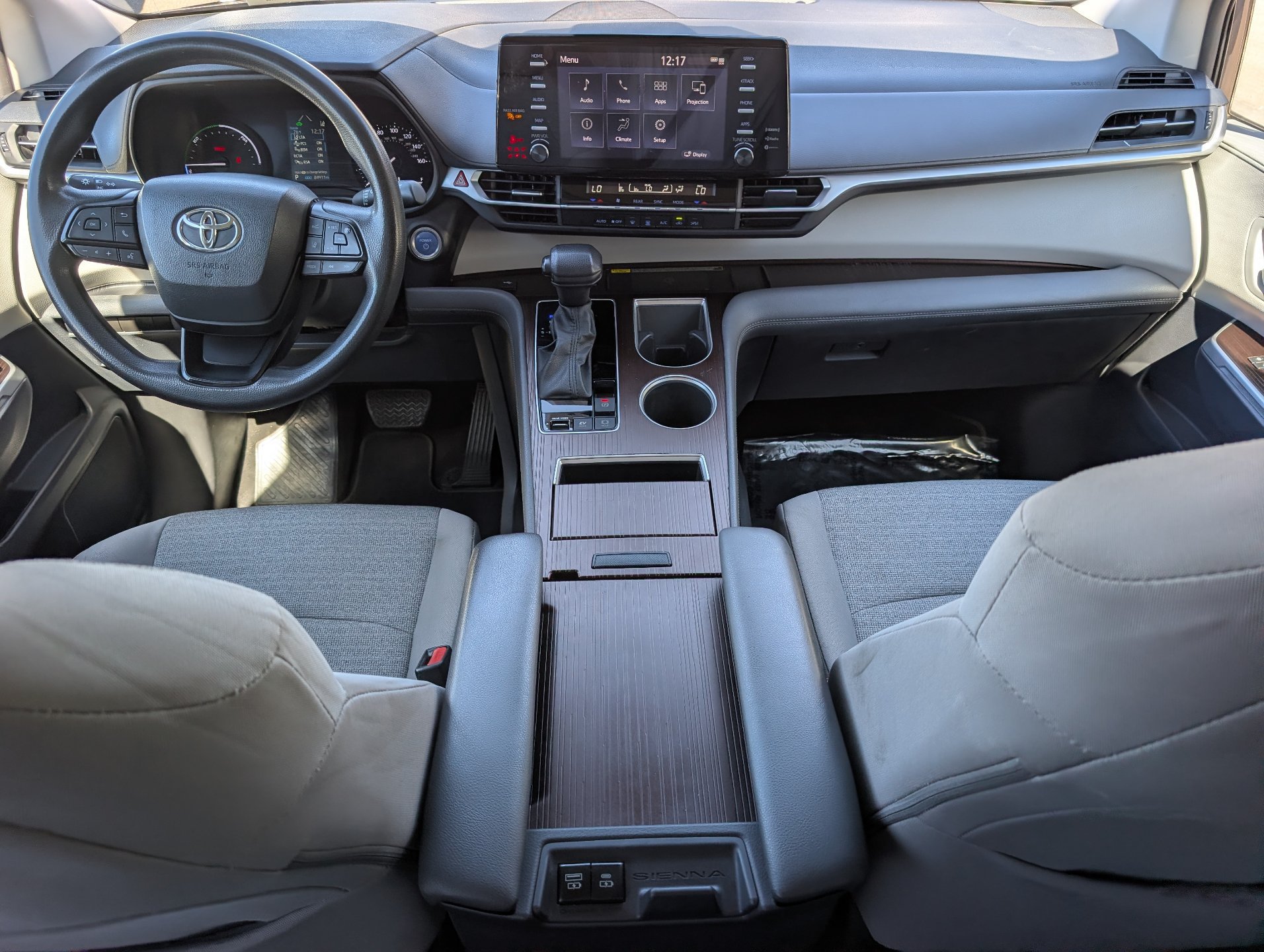 Used 2023 Toyota Sienna LE w/ LE Plus Package FWD image 14