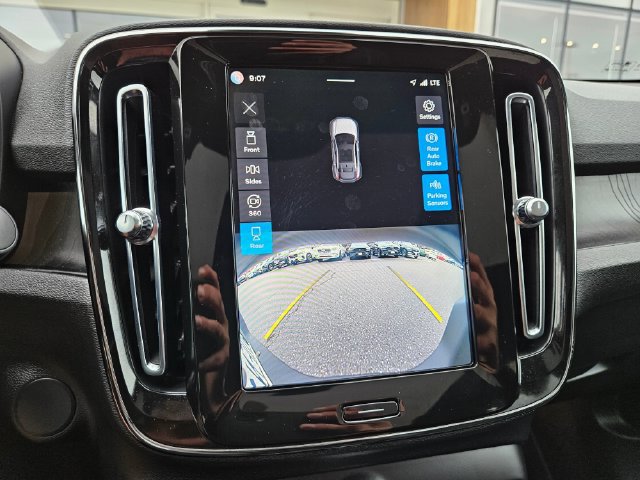 Certified 2023 Volvo C40 P8 Recharge Ultimate AWD/4WD image 29