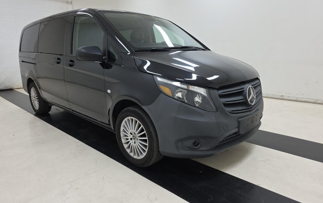 Used 2023 Mercedes-Benz Metris Passenger image 2