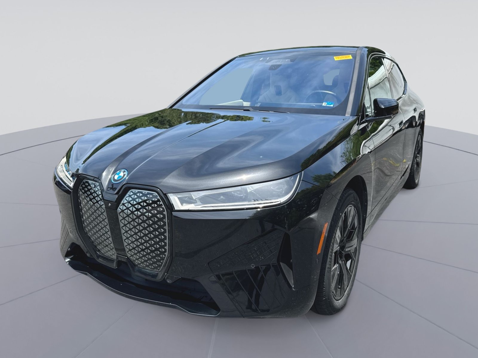 Used 2024 BMW iX xDrive50 w/ Premium Package AWD/4WD image 5