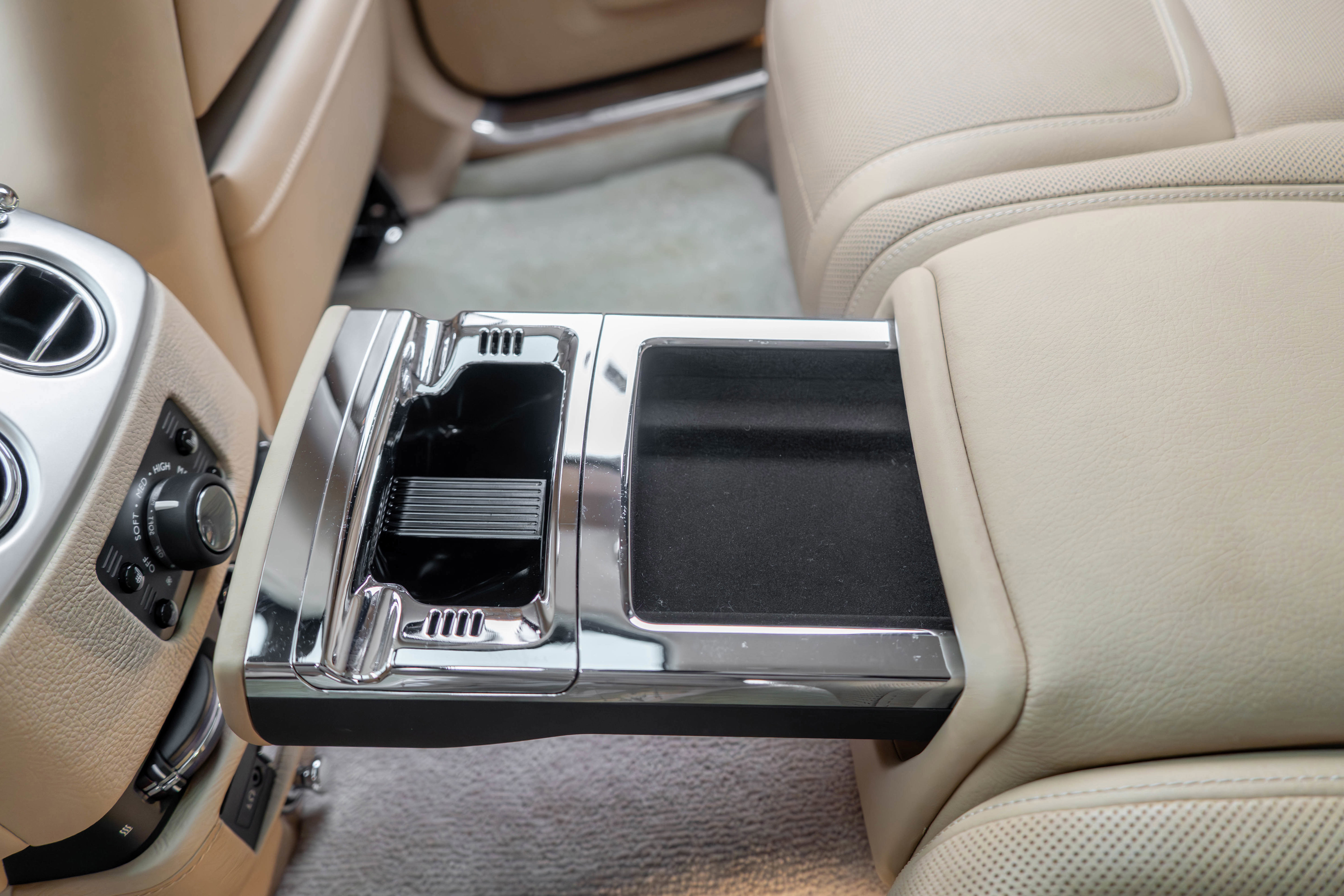 Used 2017 Rolls-Royce Ghost image 55