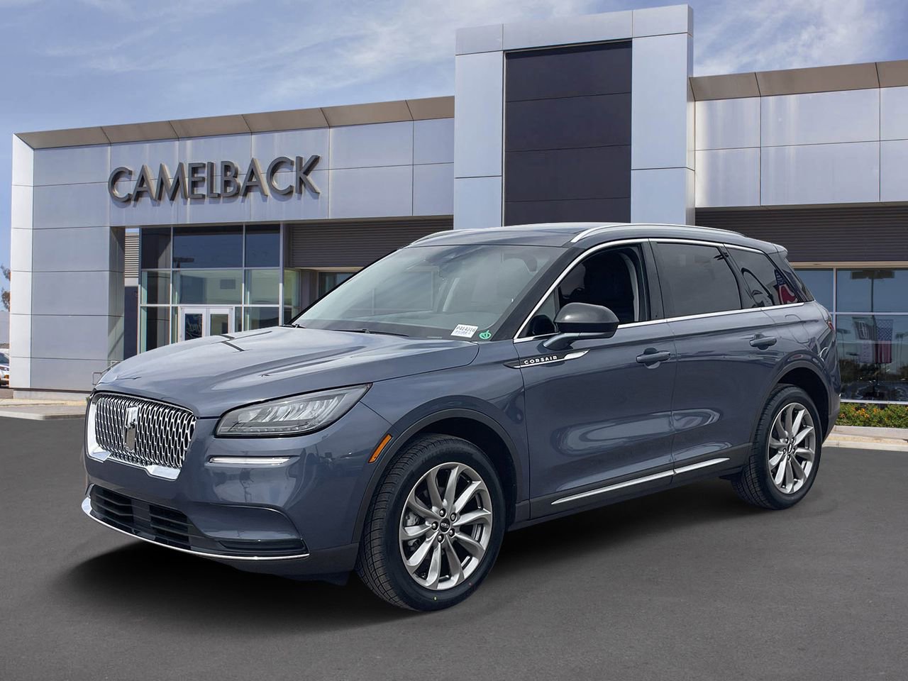 Used 2022 Lincoln Corsair AWD w/ Premium Package image 2
