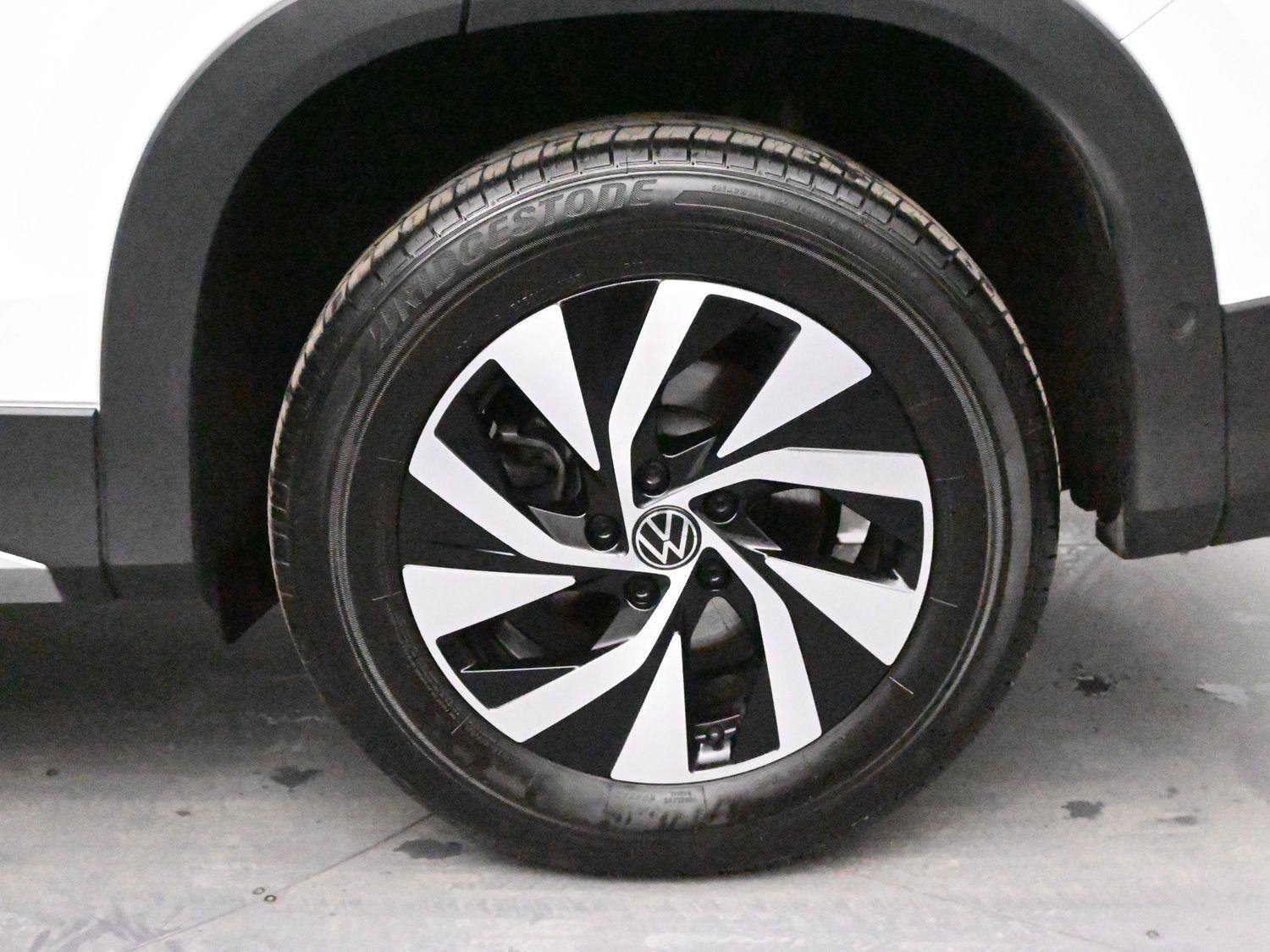 Certified 2025 Volkswagen Tiguan S image 12