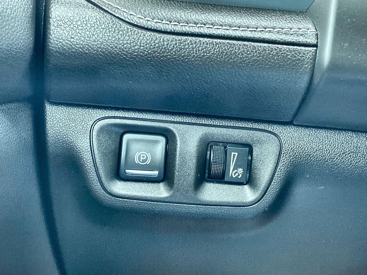 Used 2017 GMC Acadia SLE image 17