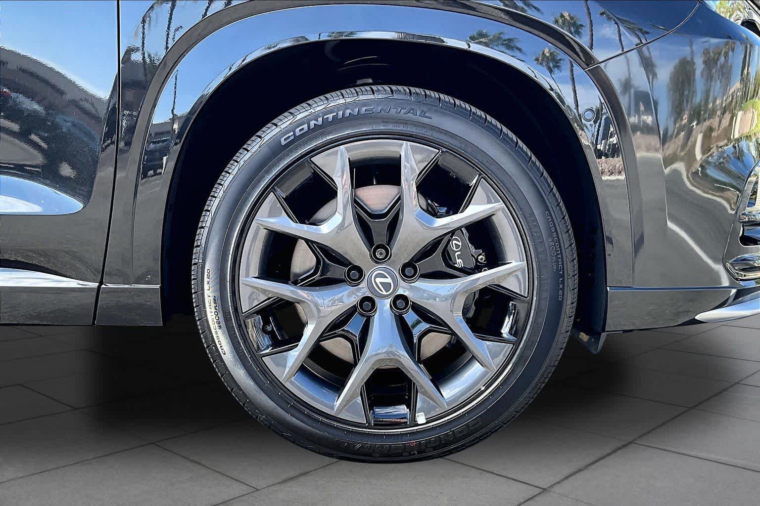 New 2026 Lexus TX 500h AWD image 9