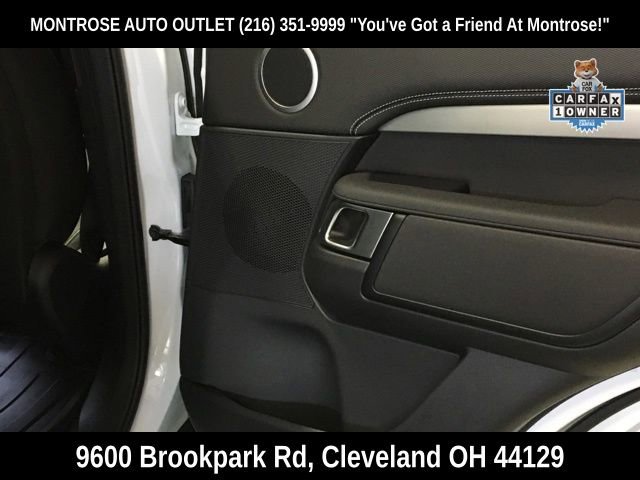 Used 2024 Land Rover Discovery Dynamic SE image 31