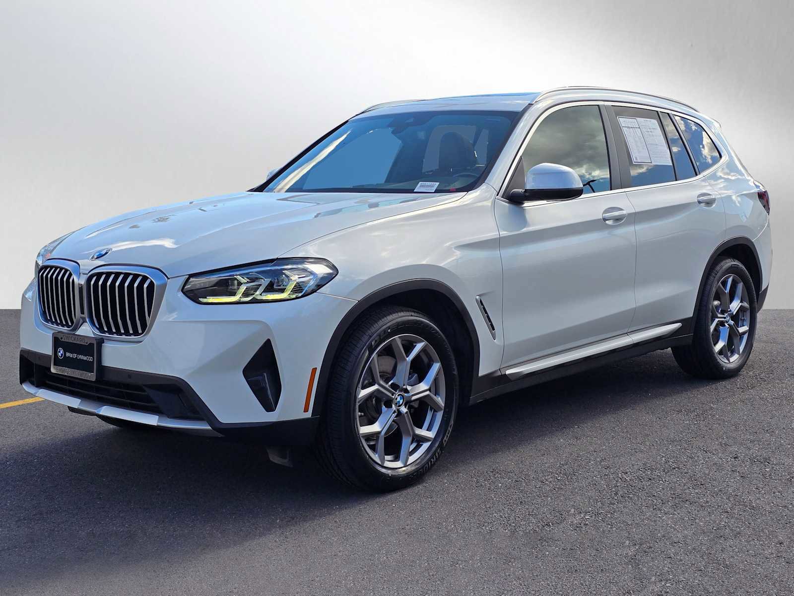 Used 2023 BMW X3 xDrive30i w/ Convenience Package AWD/4WD image 7