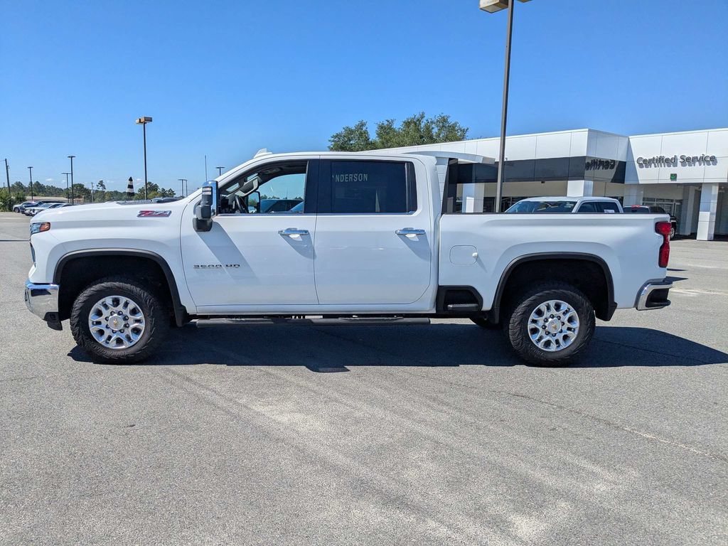 Used 2024 Chevrolet Silverado 2500 LTZ w/ LTZ Plus Package AWD/4WD image 7