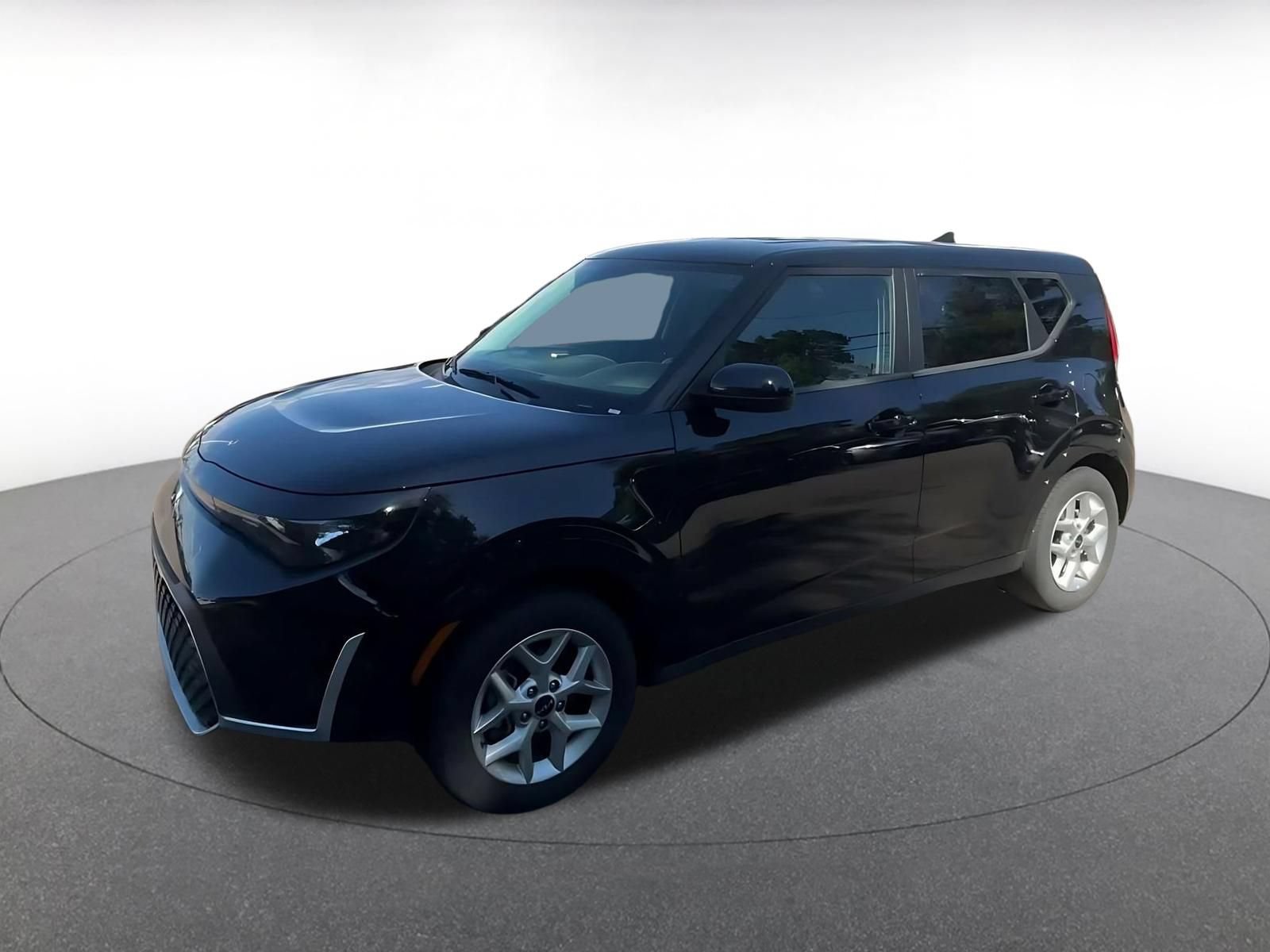 Used 2025 Kia Soul LX w/ LX Technology Package FWD image 7