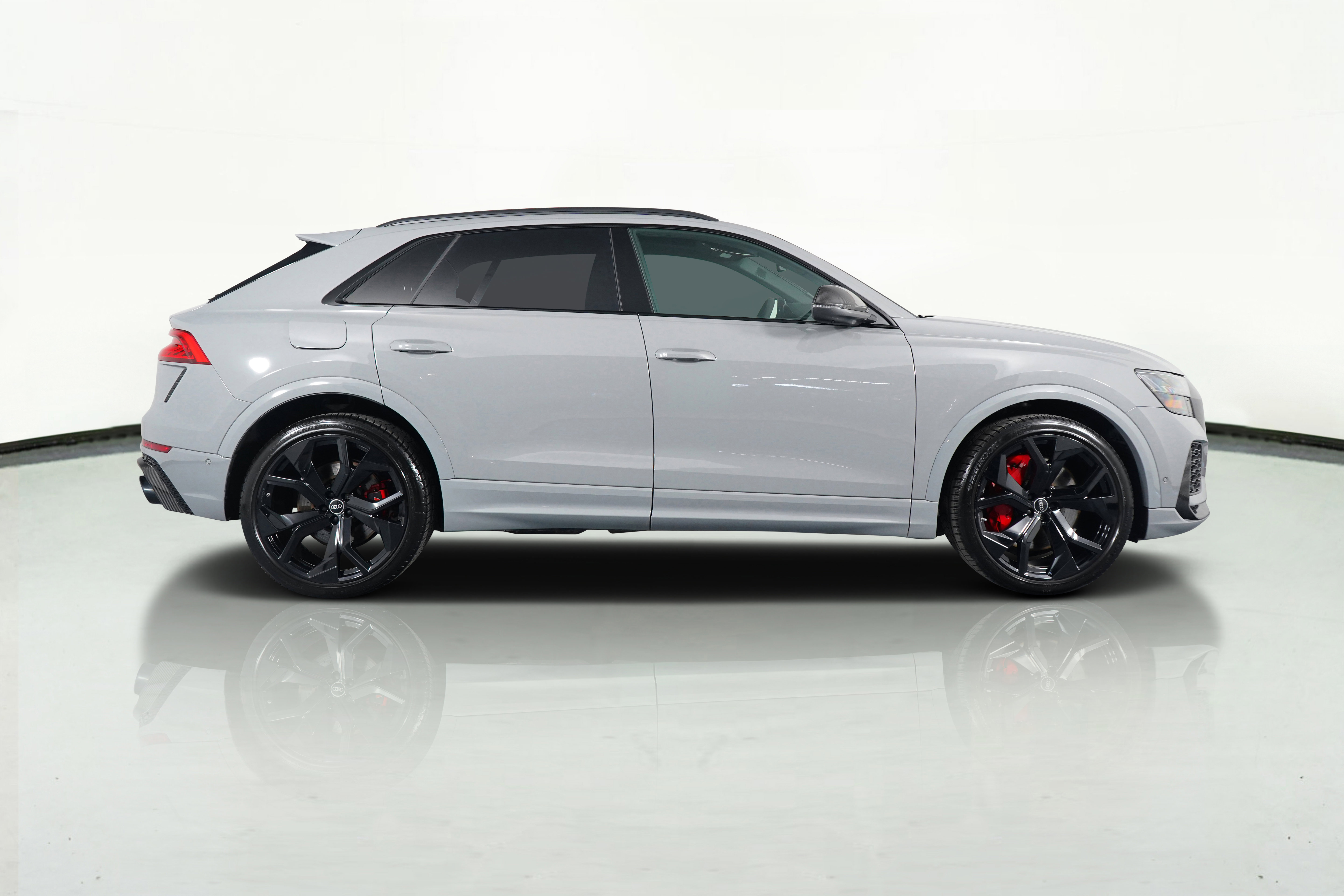 Used 2024 Audi RS Q8 image 4