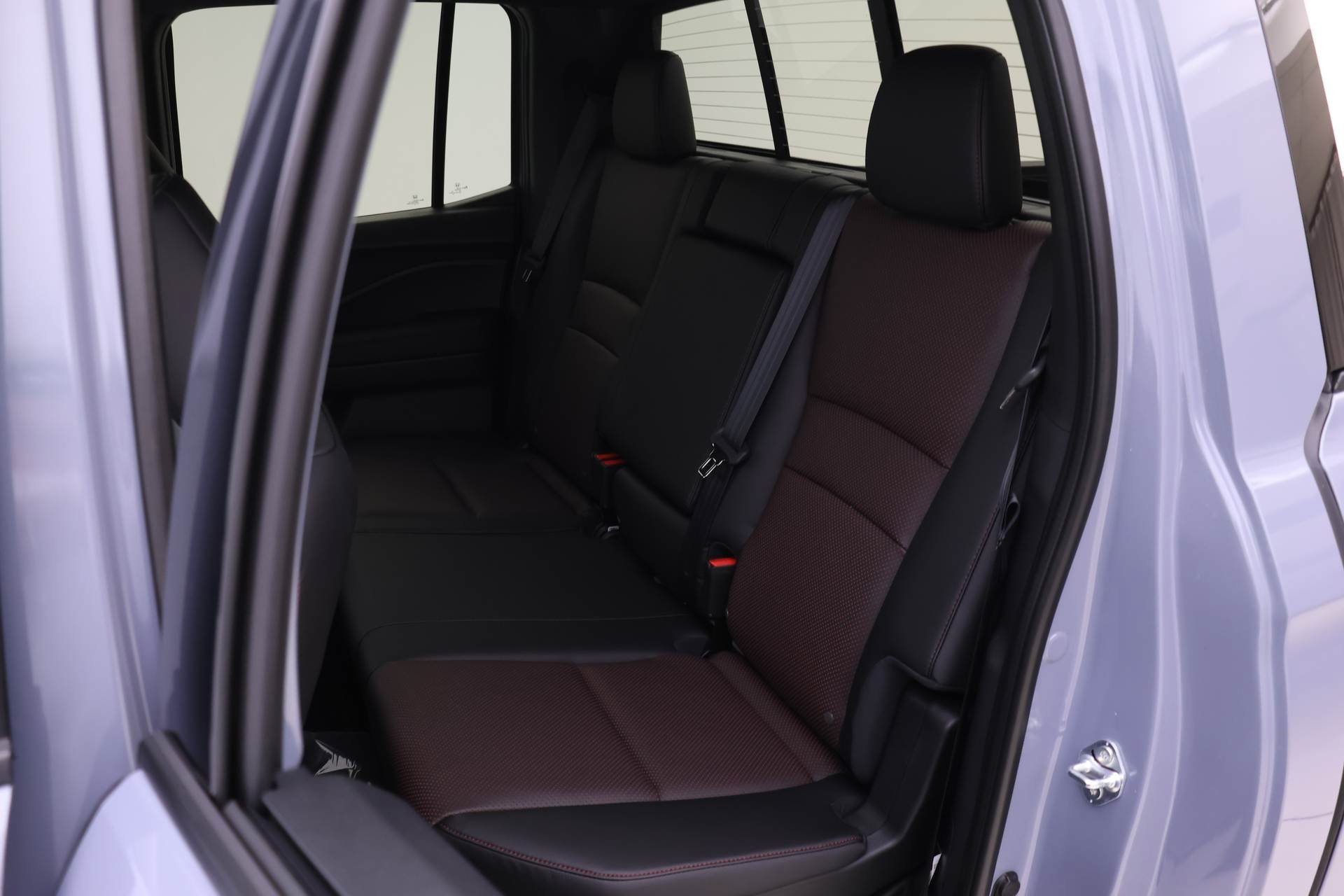 New 2026 Honda Ridgeline Black Edition image 9