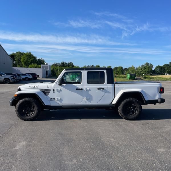 Used 2021 Jeep Gladiator Overland AWD/4WD image 4
