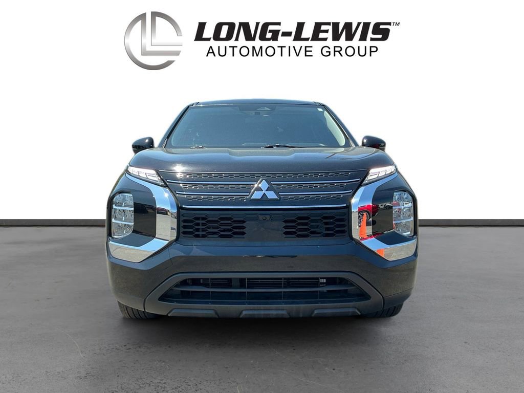 Used 2023 Mitsubishi Outlander ES FWD image 11