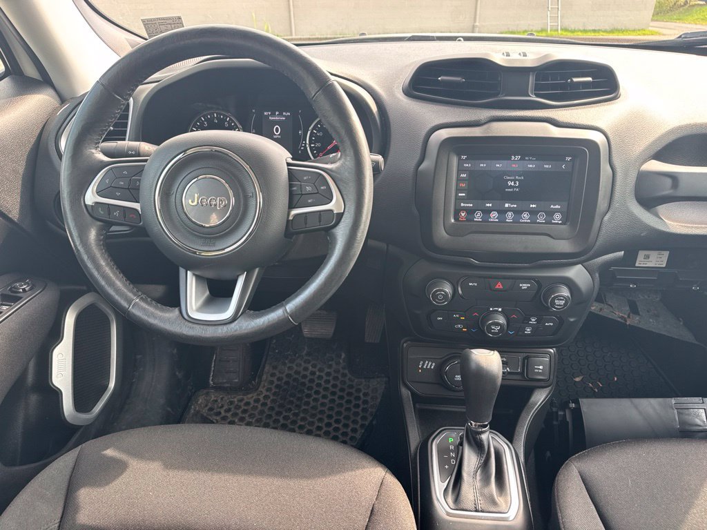 Used 2020 Jeep Renegade Latitude w/ Cold Weather Group AWD/4WD image 8