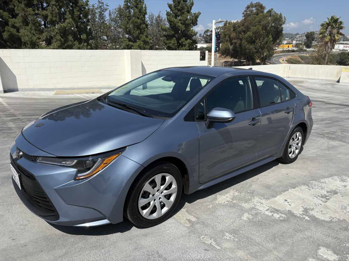 Used 2025 Toyota Corolla LE image 2