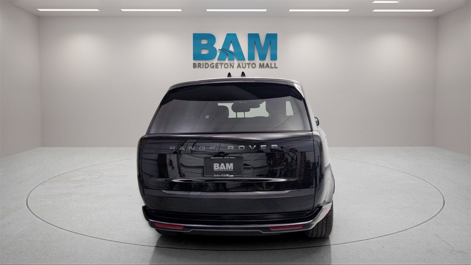 Used 2025 Land Rover Range Rover SE image 4