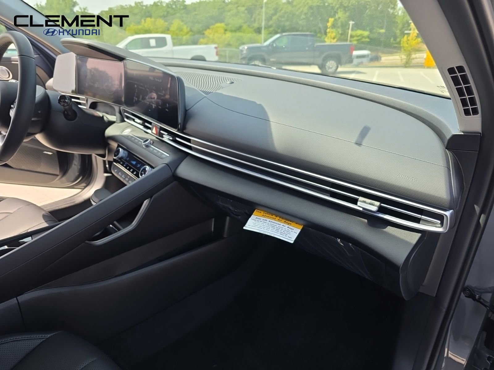 New 2025 Hyundai Elantra Limited image 30