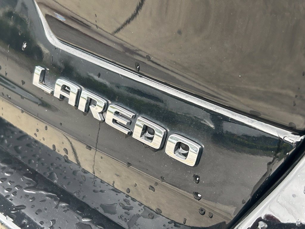 Used 2023 Jeep Grand Cherokee Laredo AWD/4WD image 33