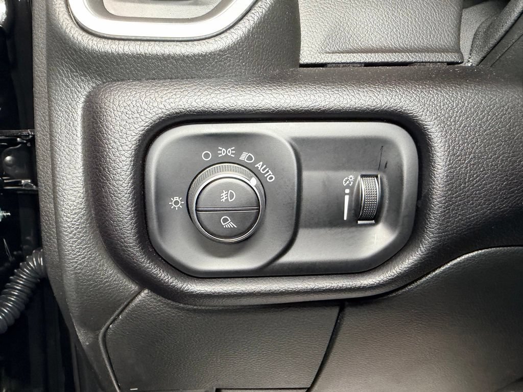 Used 2025 RAM 2500 Big Horn AWD/4WD image 5