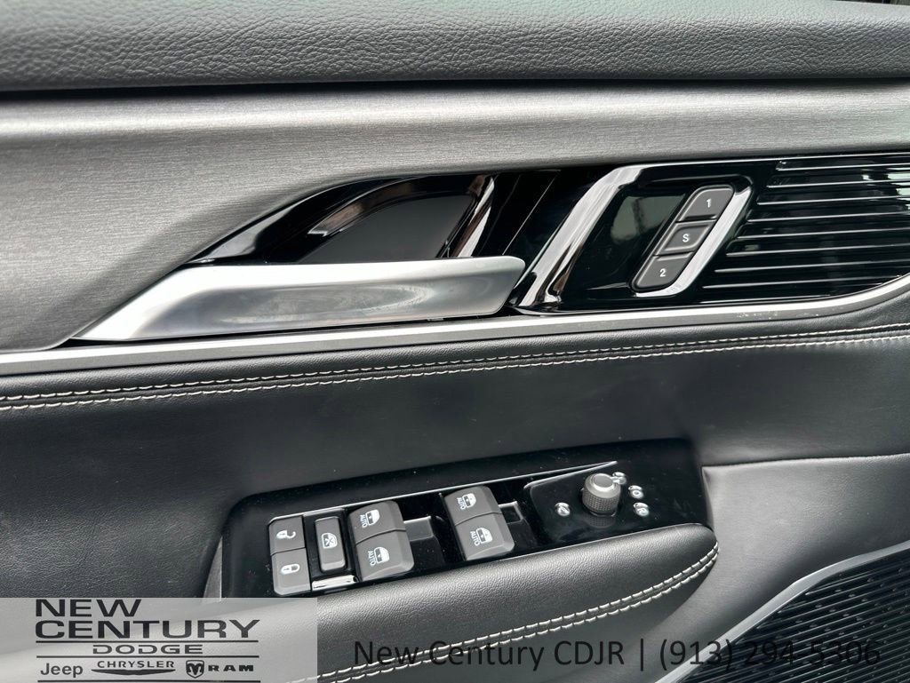 New 2026 Jeep Grand Wagoneer Limited AWD/4WD image 18