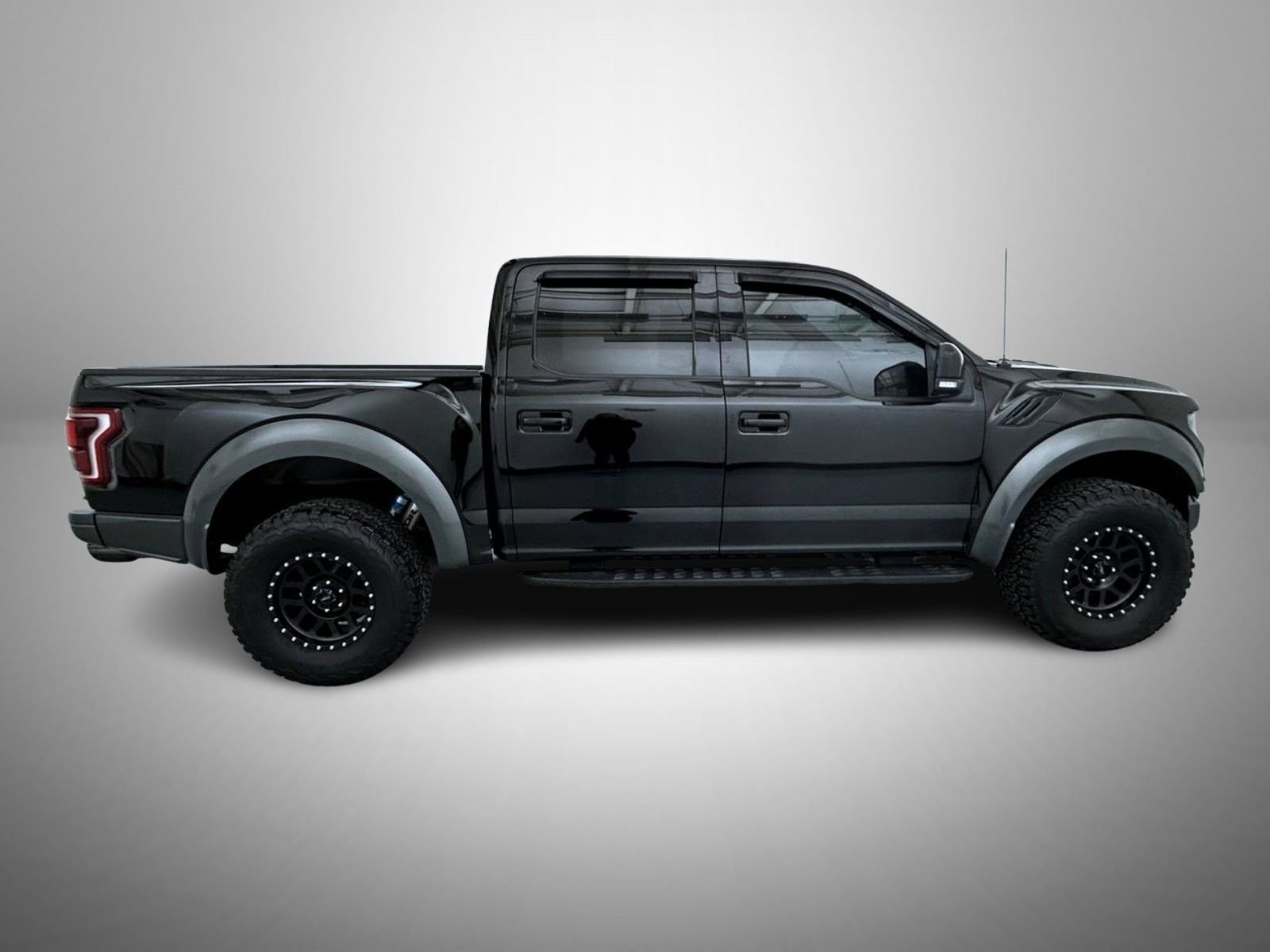 Used 2017 Ford F150 Raptor w/ Equipment Group 802A Luxury image 4