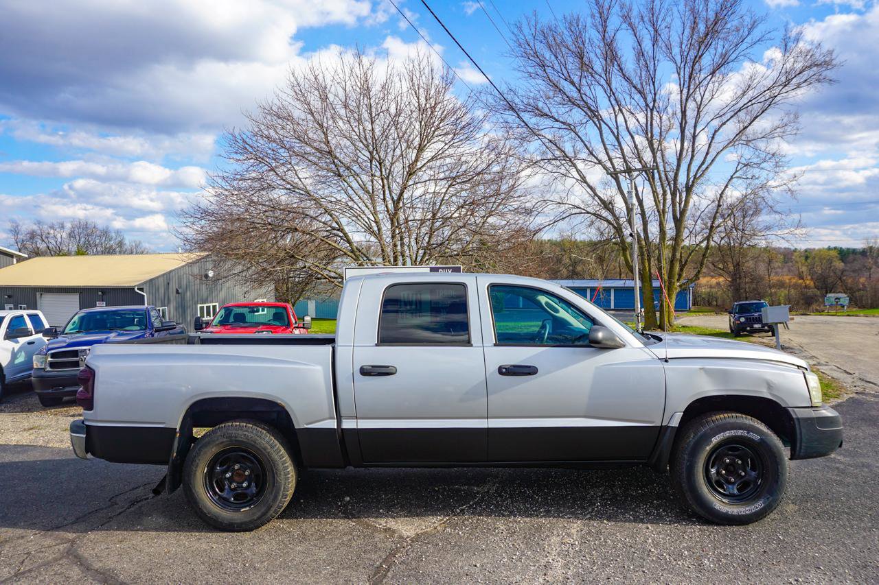 Used 2005 Dodge Dakota ST image 2