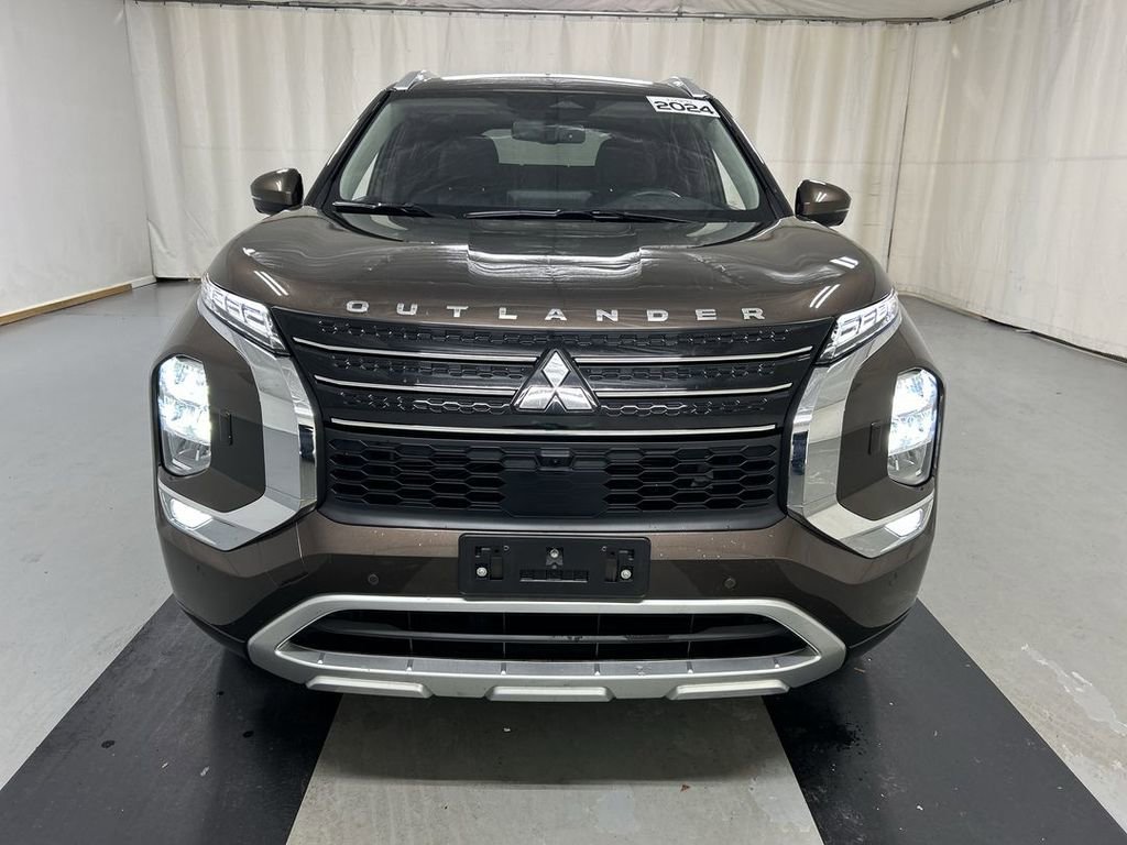 Used 2024 Mitsubishi Outlander SEL image 3