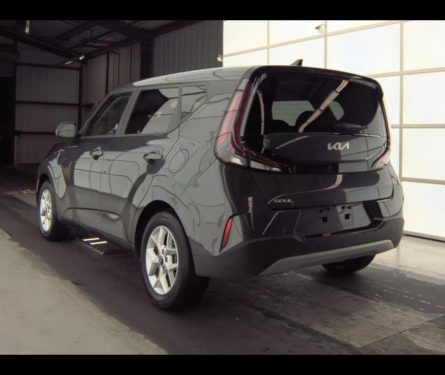 Used 2025 Kia Soul LX image 9