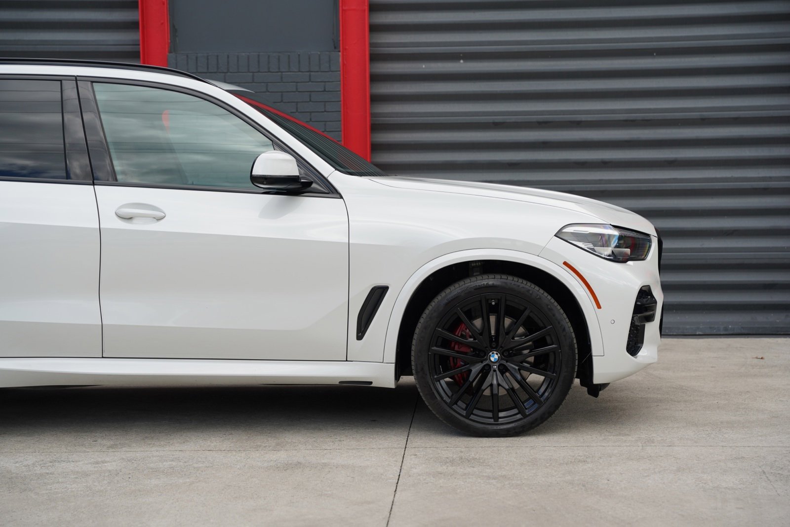 Used 2022 BMW X5 sDrive40i w/ M Sport Package image 12