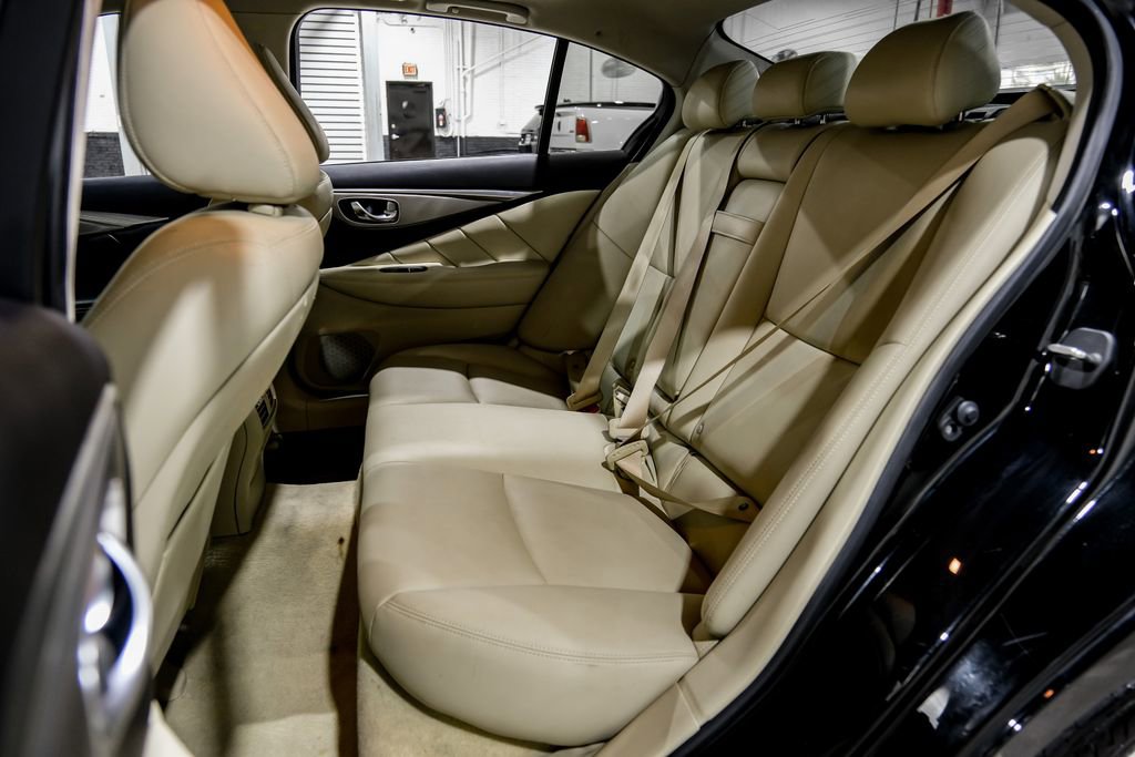Used 2016 INFINITI Q50 3.0t Premium w/ 3.0T Premium Plus Package image 41