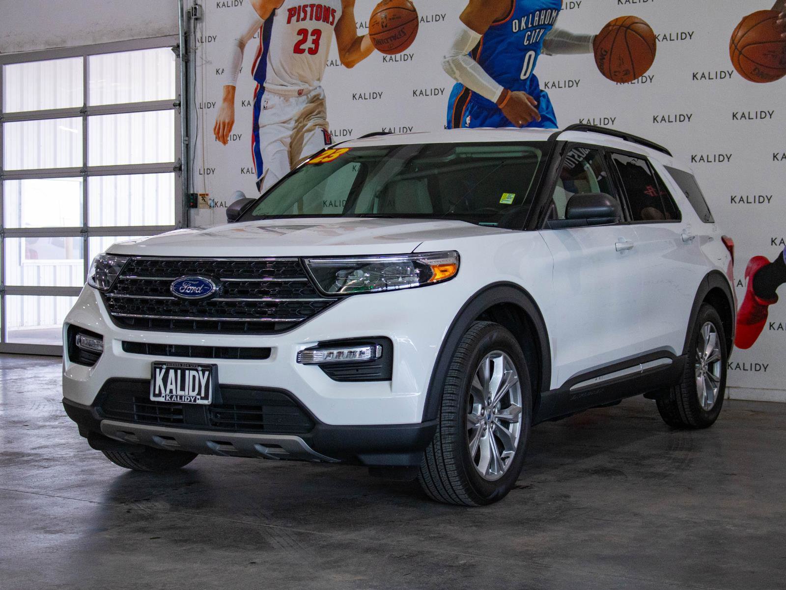 Used 2023 Ford Explorer XLT w/ Equipment Group 202A image 21