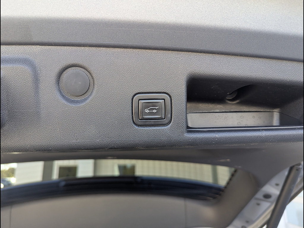 Used 2023 Chevrolet Equinox RS AWD/4WD image 17