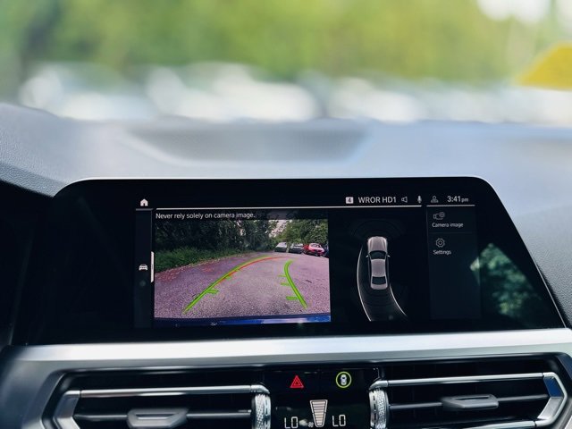 Used 2022 BMW 330i xDrive Sedan w/ Driving Assistance Package image 11