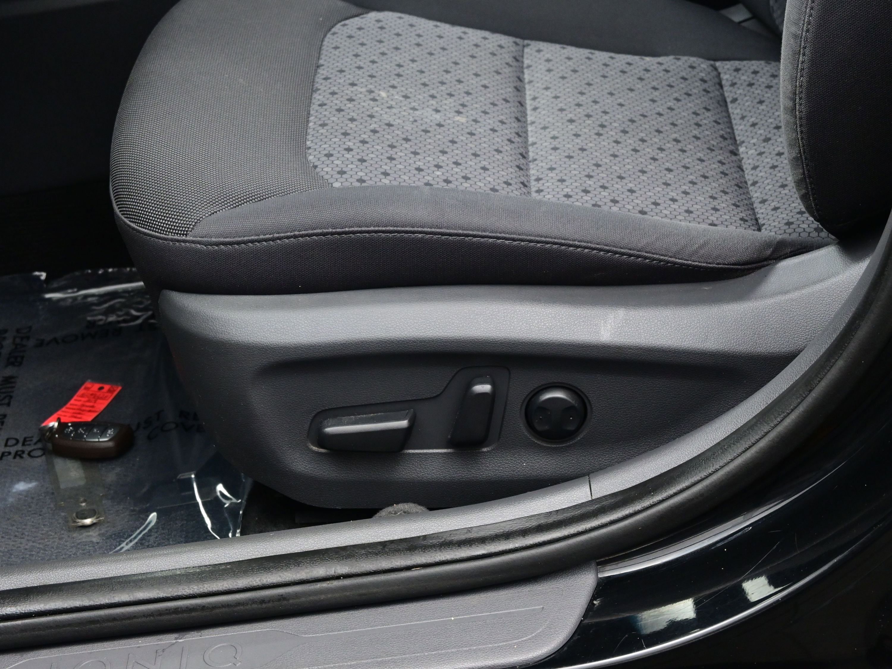 Used 2019 Hyundai Ioniq SEL FWD image 11