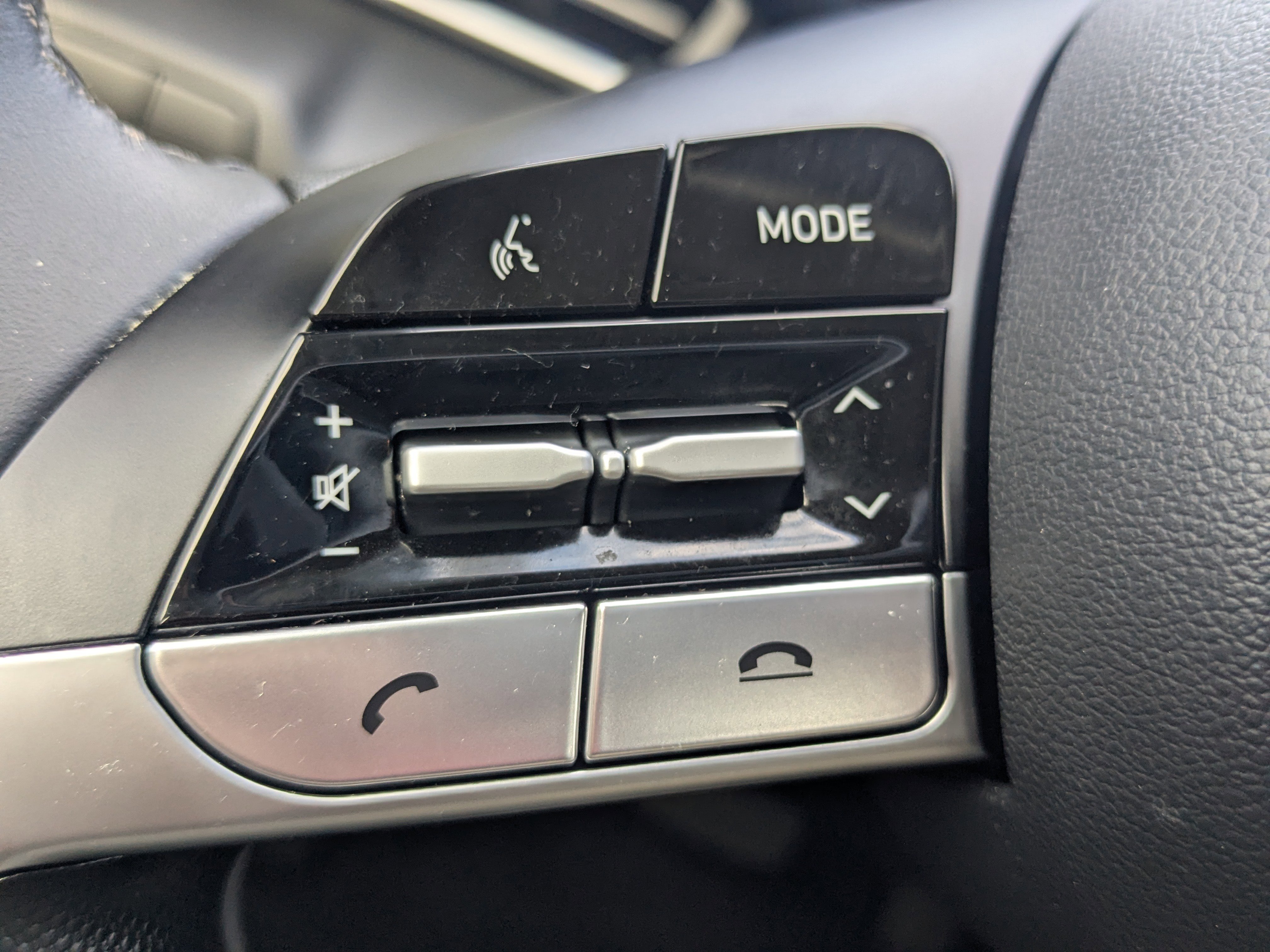 Used 2023 Hyundai Elantra Limited image 28