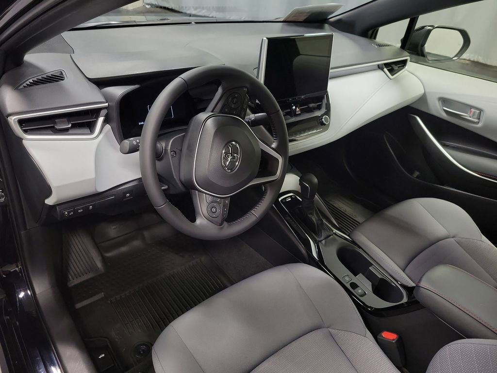 Used 2025 Toyota Corolla SE w/ SE Premium Package image 14