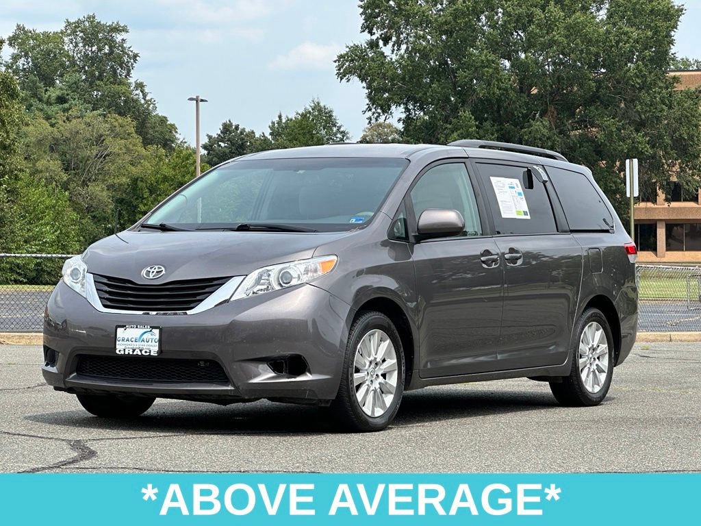 Used 2014 Toyota Sienna LE AWD/4WD image 3