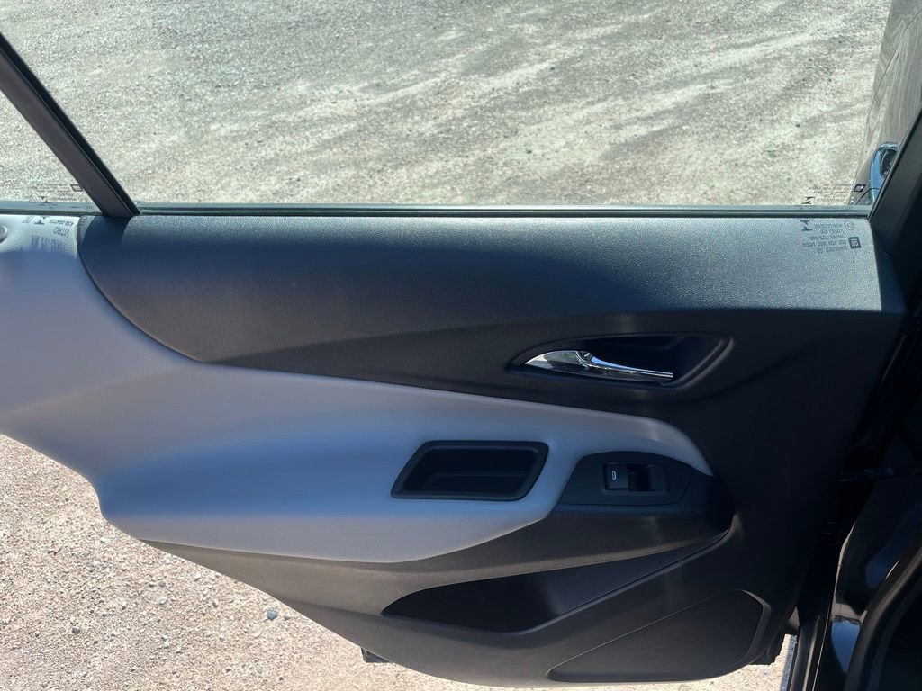 Used 2020 Chevrolet Equinox LS image 23